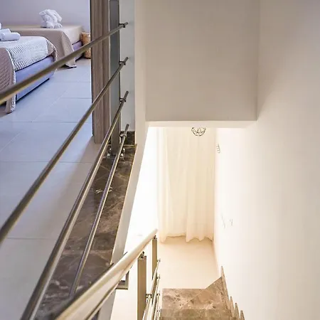 Salinelle Beach Alicudi 2 Con Mini Piscina Idromassaggio Esclusiva Βίλα Lascari